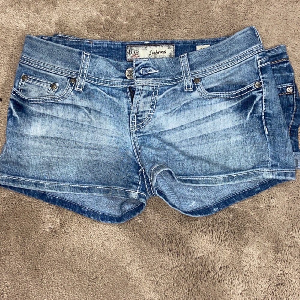 BKE Sabrina shorts